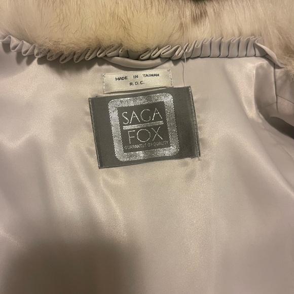 #232 Saga Fox fox fur coat - Picture 7 of 8